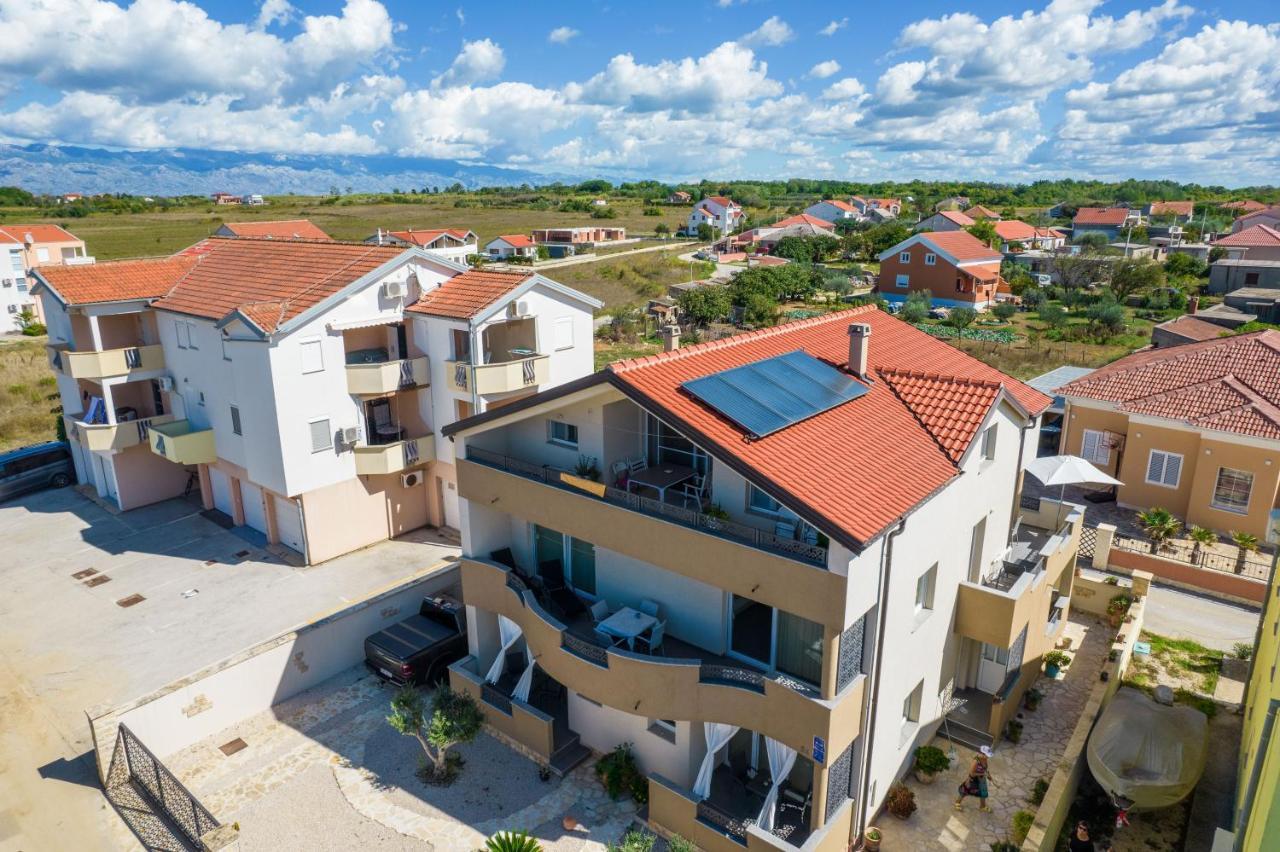 Apartments Nella Привлака Экстерьер фото